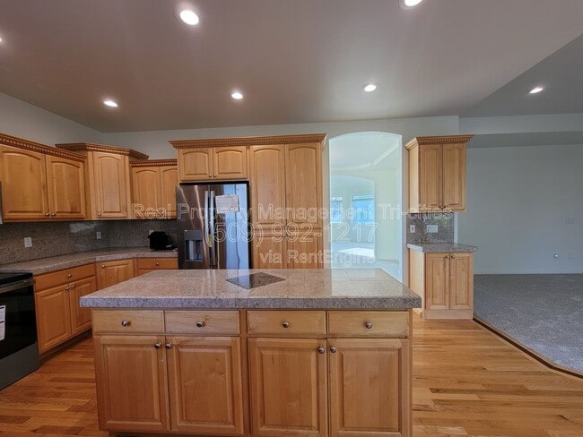 Building Photo - 4000 W 34th Ct