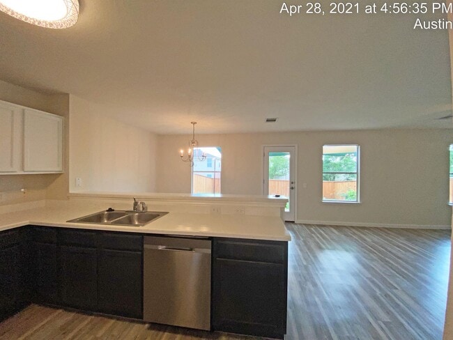 Building Photo - 5713 Silver Screen Dr