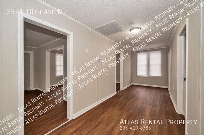 Building Photo - 2321 10th Ave N