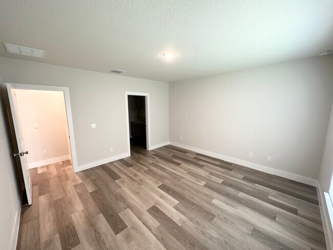 Building Photo - 6 Slate Wood Ct