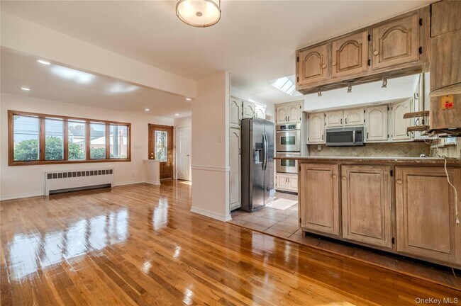 Building Photo - 15 Albany St