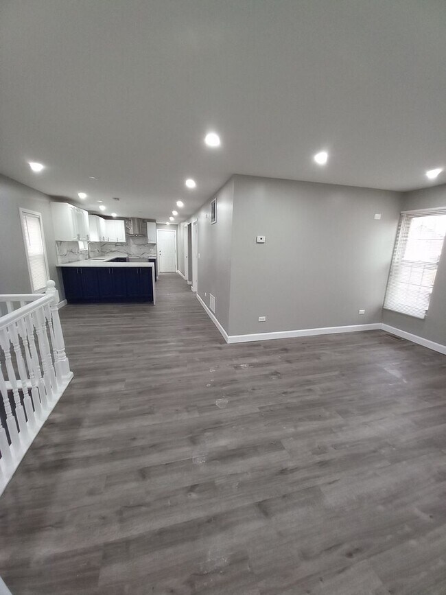 Building Photo - Beautifully Updated 2-Bedroom Home in East Chicago