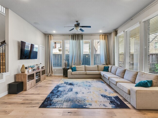 Building Photo - 18324 Parkview Point Dr