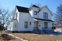 Building Photo - 522 W Hail St