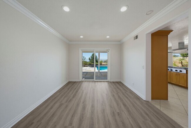 Building Photo - GORGEOUS VIEWS of Anahiem Hills