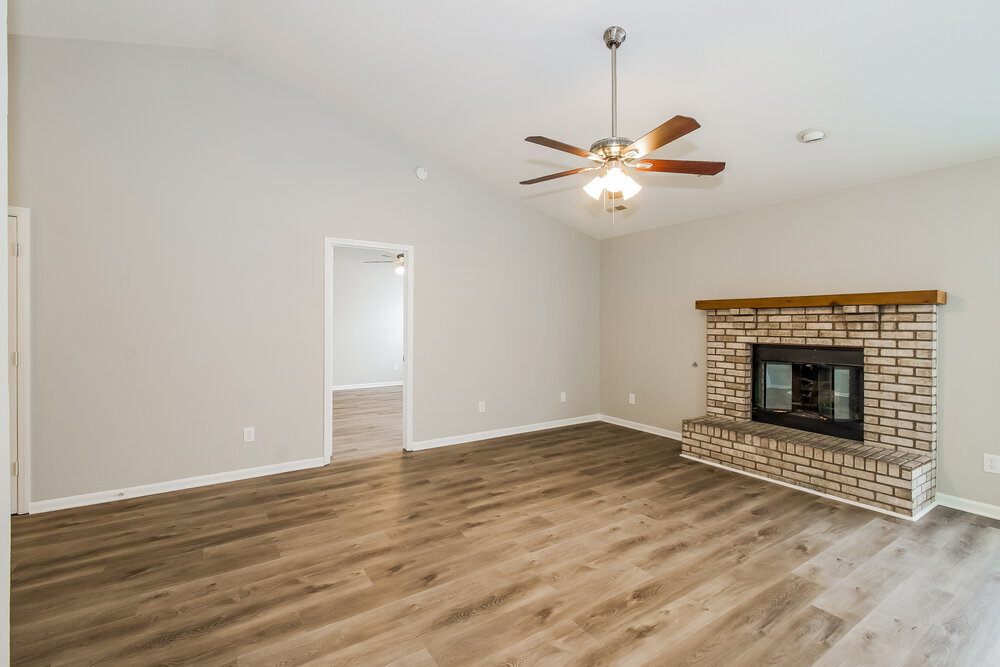 Building Photo - 7645 Blue Willow Dr