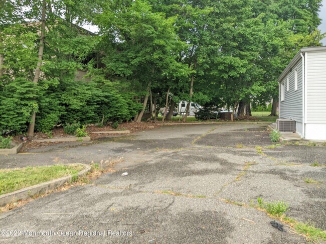 Building Photo - 120 Plainfield Ave