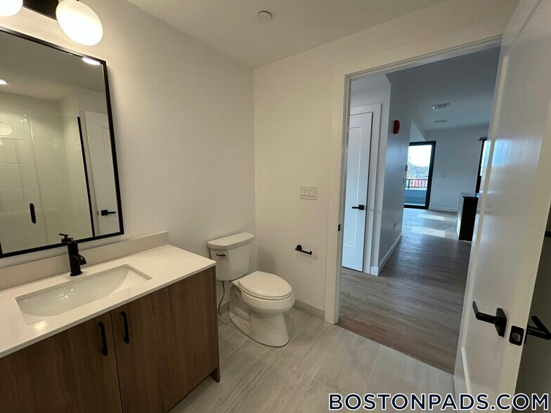 Building Photo - 199 Gardner St