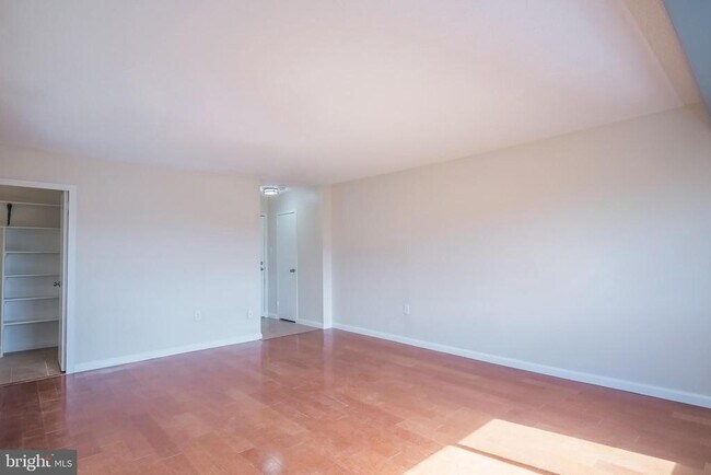 Building Photo - 2500 N Van Dorn St