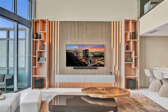 Building Photo - 1100 Biscayne Blvd