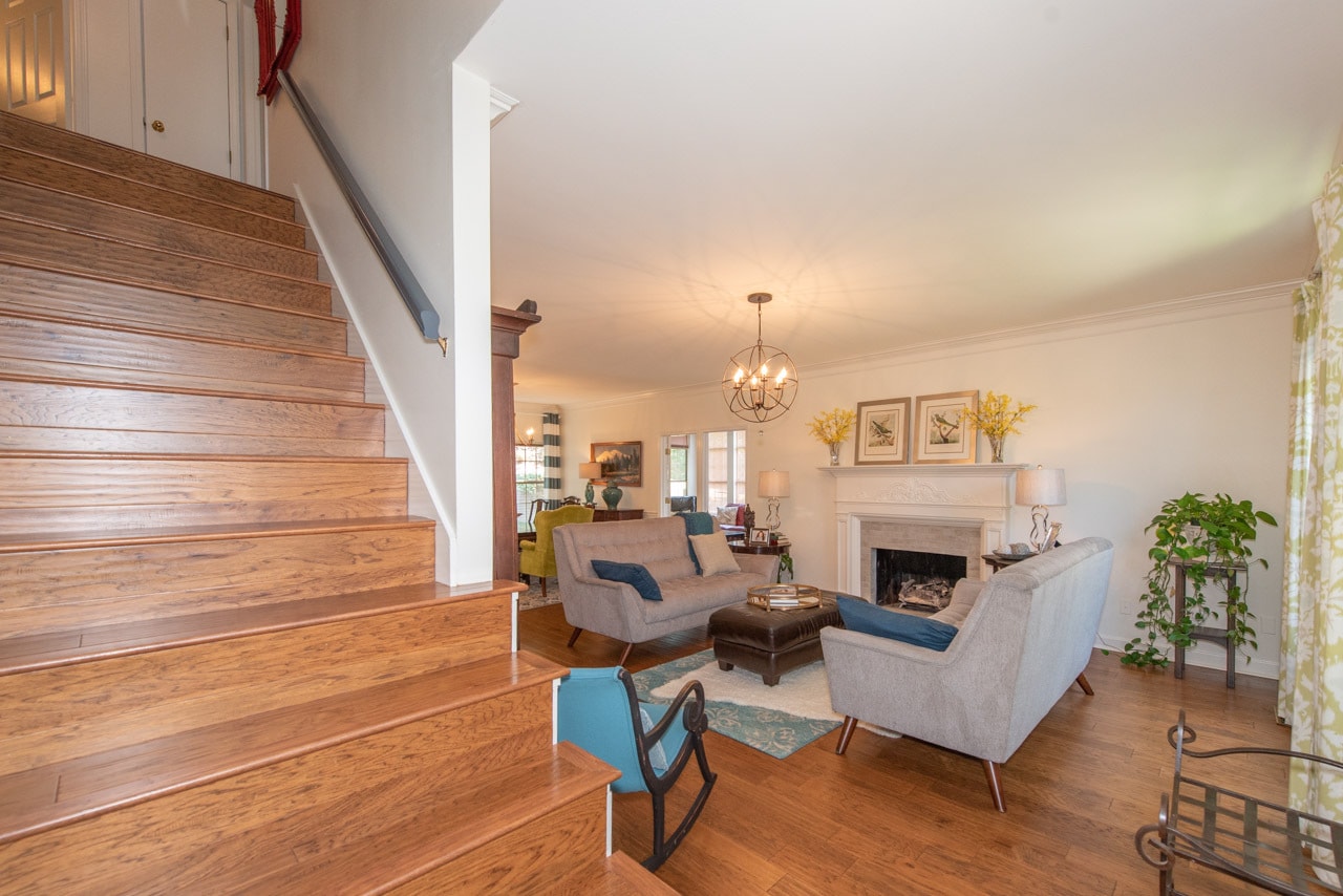 Building Photo - 15 Lorian Dr