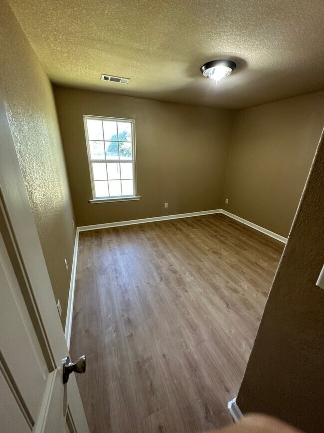 Building Photo - 103 Sagefield Cove