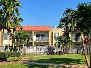 Building Photo - 5000 NW 79th Ave