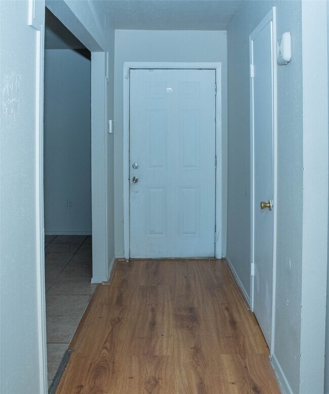 Building Photo - 12823 High Star Dr