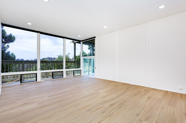 Building Photo - Renovated Post-Modern with Sweeping Canyon Views