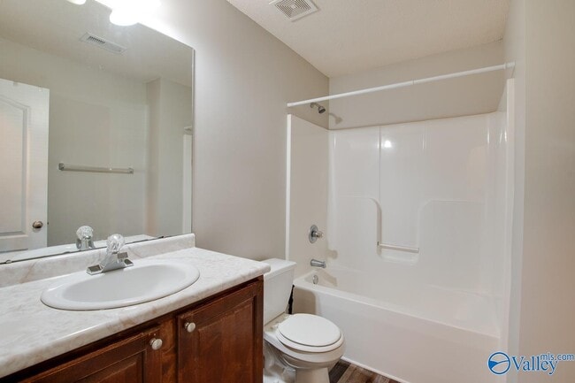 Building Photo - 4808 SE Canterwood Dr