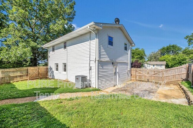 Building Photo - 2601 Oakwood Ave