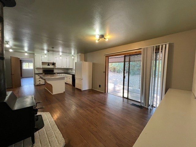 Building Photo - 50 Gideon Ln