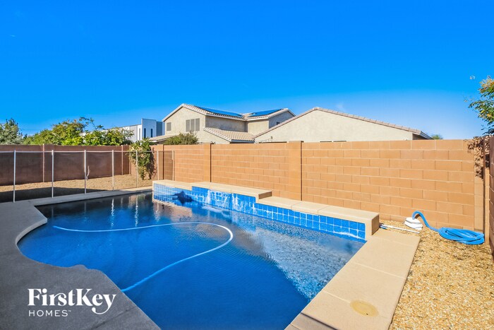 Building Photo - 200 E Toscana Dr