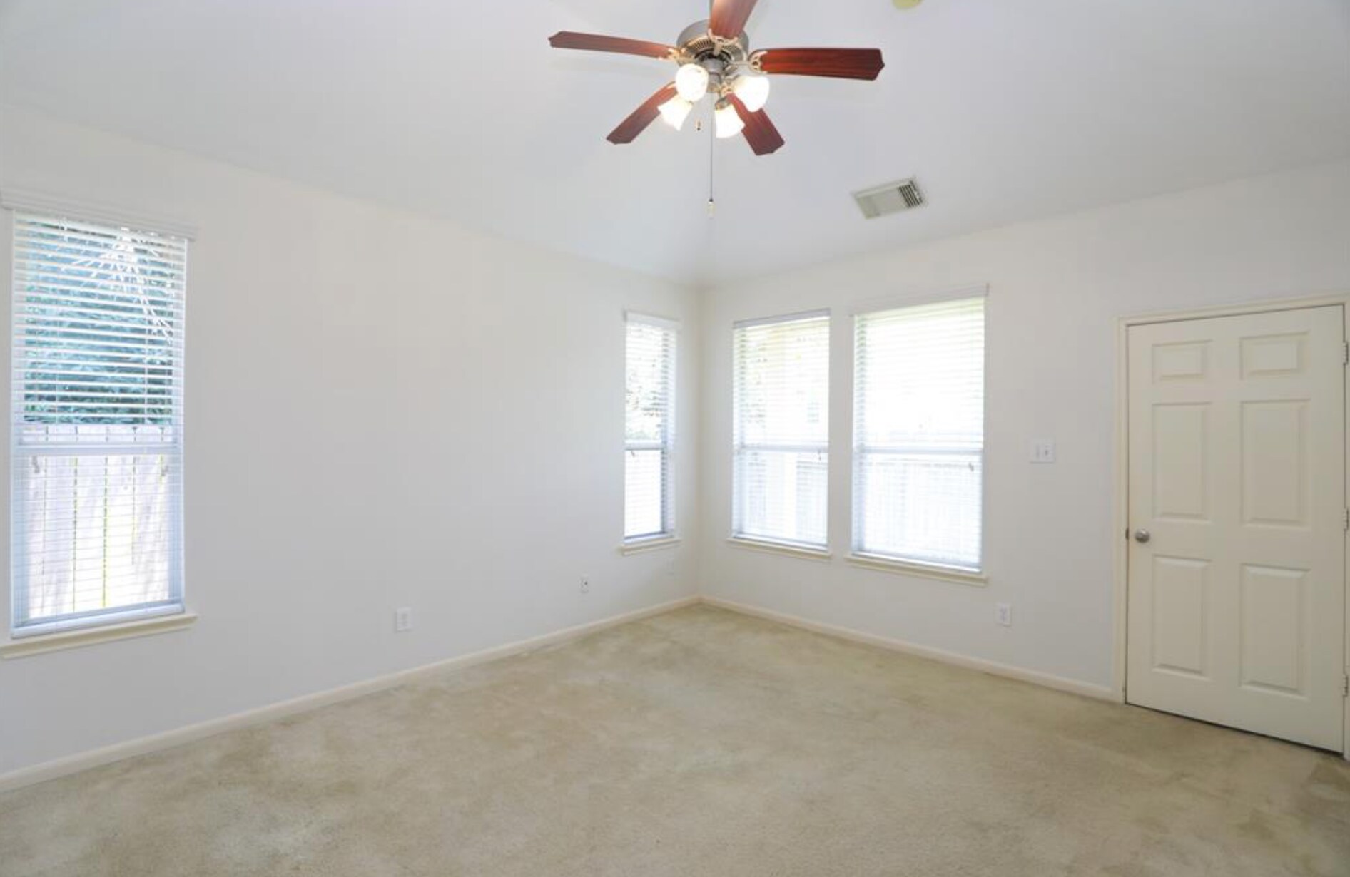 Building Photo - 12827 Pecan Shores Dr