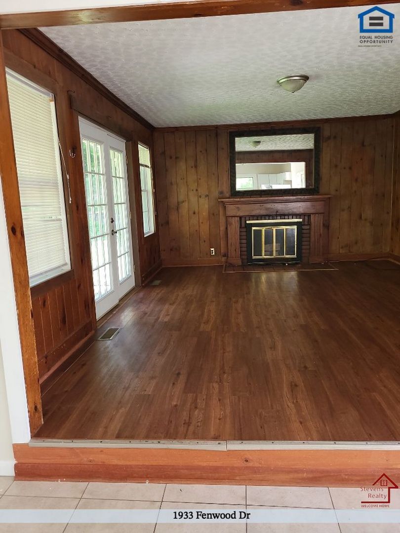 Building Photo - 1933 Fenwood Dr