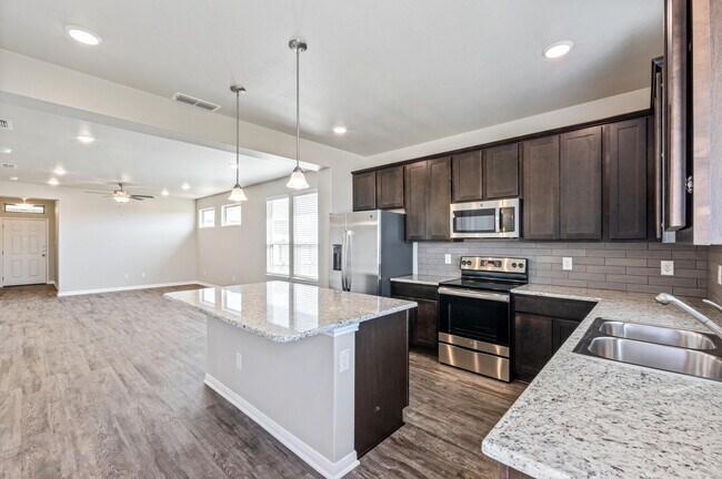 Building Photo - 1030 Lakeway Crossing Dr
