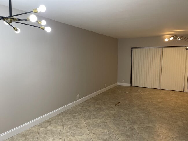 Building Photo - 3115 Oakland Shores Dr