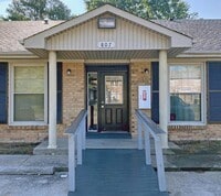 Building Photo - 807 Golf View Pl