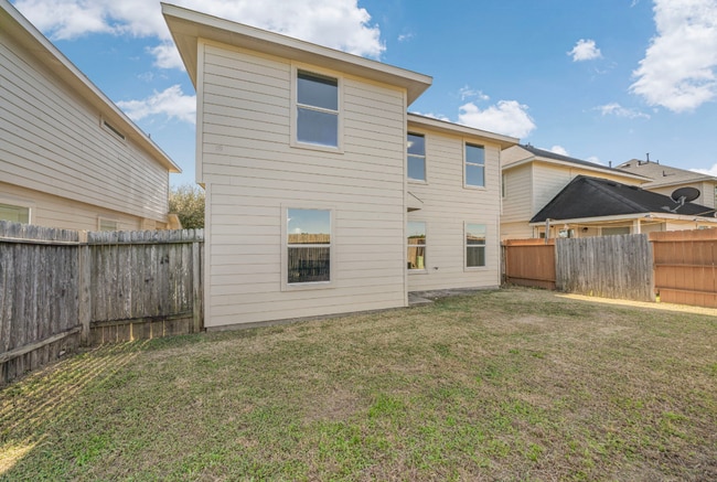 Building Photo - 8050 Tavenor Ln