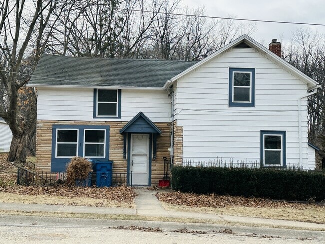 Building Photo - 340 N Mill St