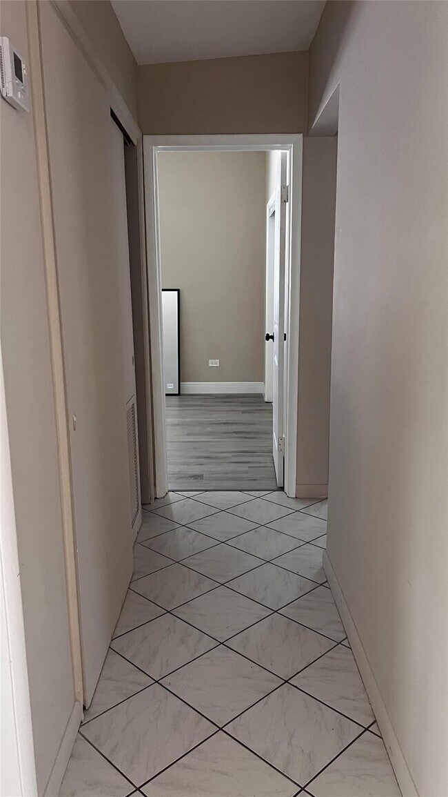 Building Photo - 6540 SW 4th St