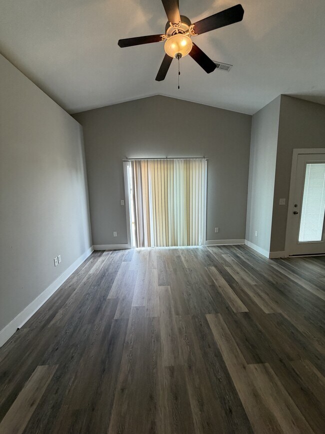 Building Photo - 5577 N Edwards Cir