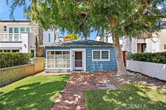 Building Photo - 619 Narcissus Ave