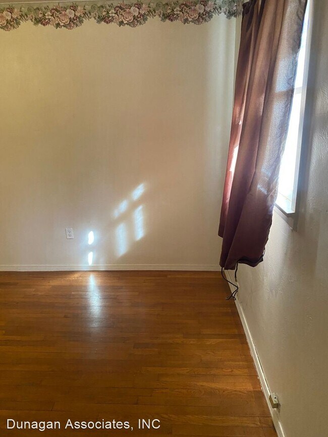 Building Photo - 4 br, 2 bath House - 1502 W. Howard
