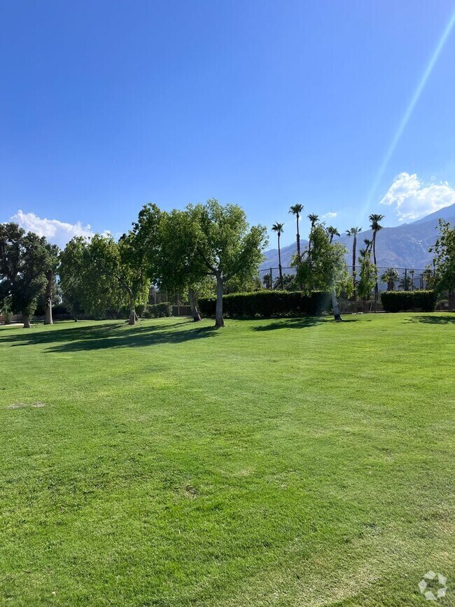 Building Photo - North Palm Springs Beauty $250 off first m...