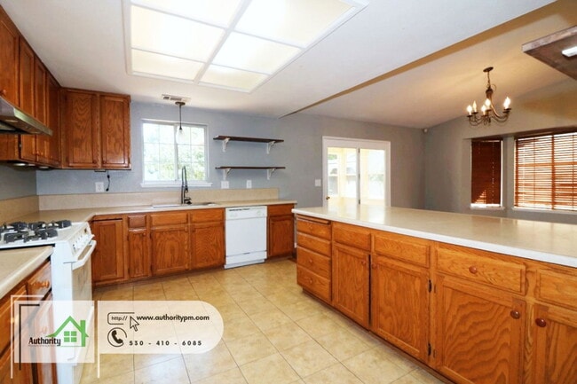 Building Photo - 1857 Sutterwood Dr