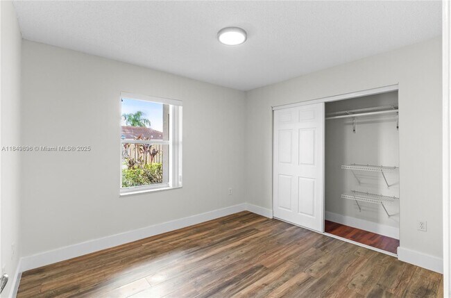 Building Photo - 14611 SW 156th Ave