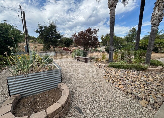 Building Photo - 11145 Meadow Glen Way E