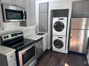 Building Photo - Beautifully Renovated Apartment in Wilmore!