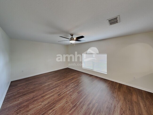 Building Photo - 209 King Arthur Ct