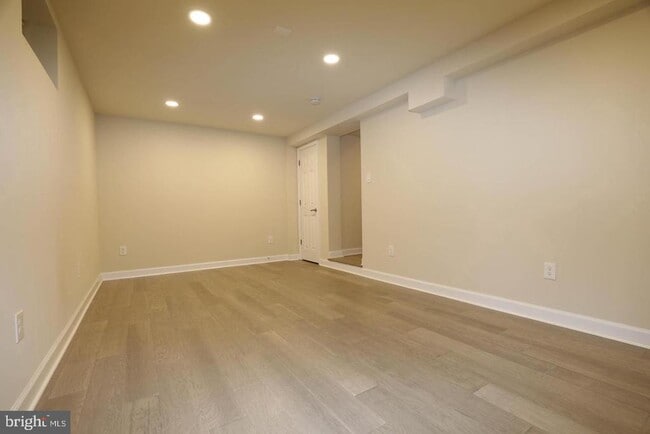 Building Photo - 8006 Harbor Pl