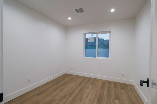 Building Photo - 4647 Pickford St