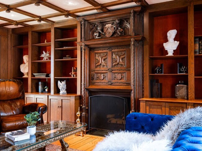 Building Photo - 1811 Breezewood Dr