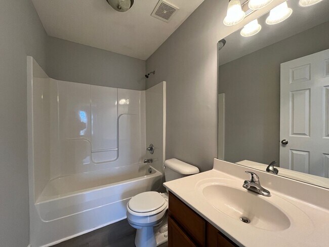 Building Photo - 306 Deluth Dr