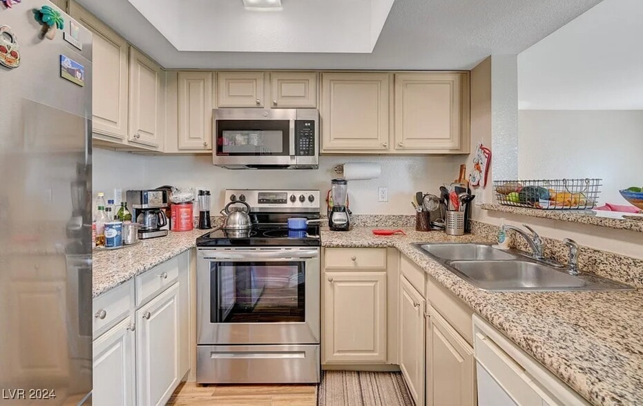 Building Photo - 6800 E Lake Mead Blvd