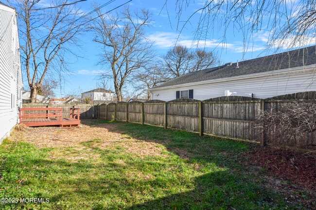 Building Photo - 32 Dakota Ave