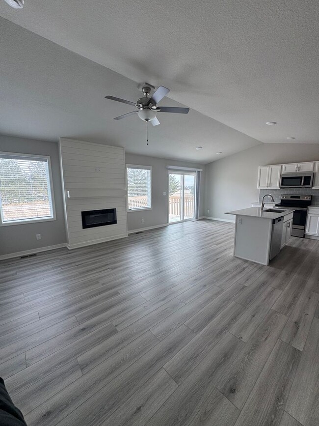 Building Photo - Luxury Home with Attached 2 Car Garage and finished basement!