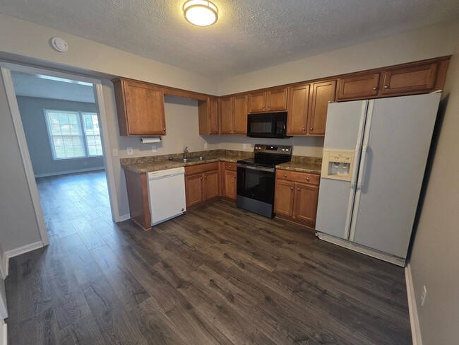 Building Photo - 308 Crestmont Dr