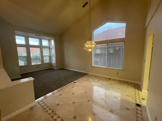 Building Photo - Broadstone neighborhood 4 bedroom home wit...