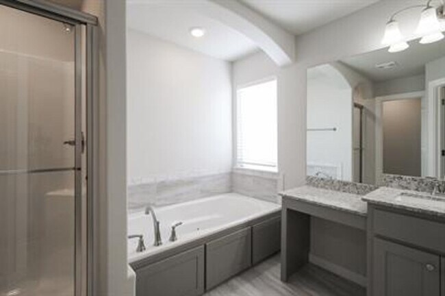 Building Photo - Come check out this Riverwood home in Lowell!